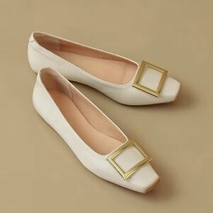 Jia Binji Chunky Buckle Square Toe Loafers